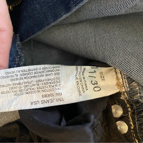 Women’s Bundle (Jeans & Hoodie) - Picture 8 of 11